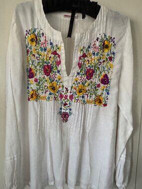 Johnny Was Embroidered Linen Top Pansies and Spring Blooms Medium